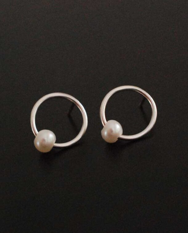 boucles d'oreilles anneaux perles